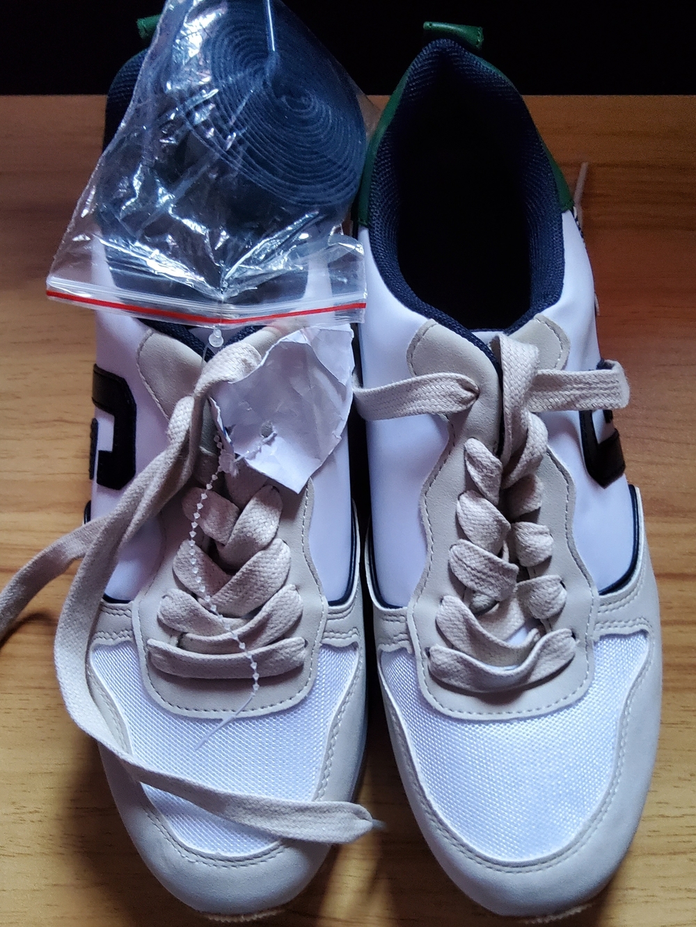 Guess White/Navy/Green Athletic Sneakers M/7.5 Or W/9.5